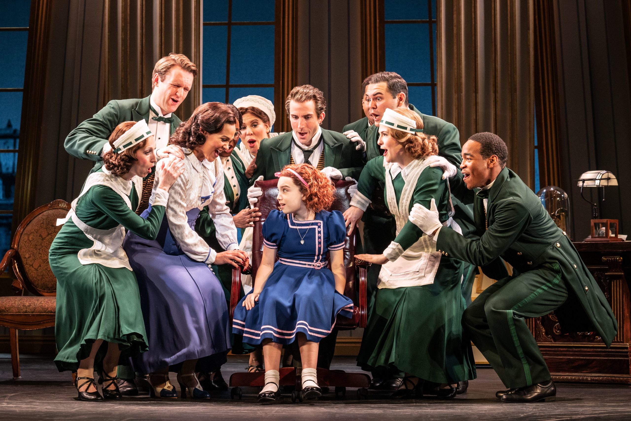 Ellie Pulsifer (center) as Annie and company of the National Tour of ANNIE.