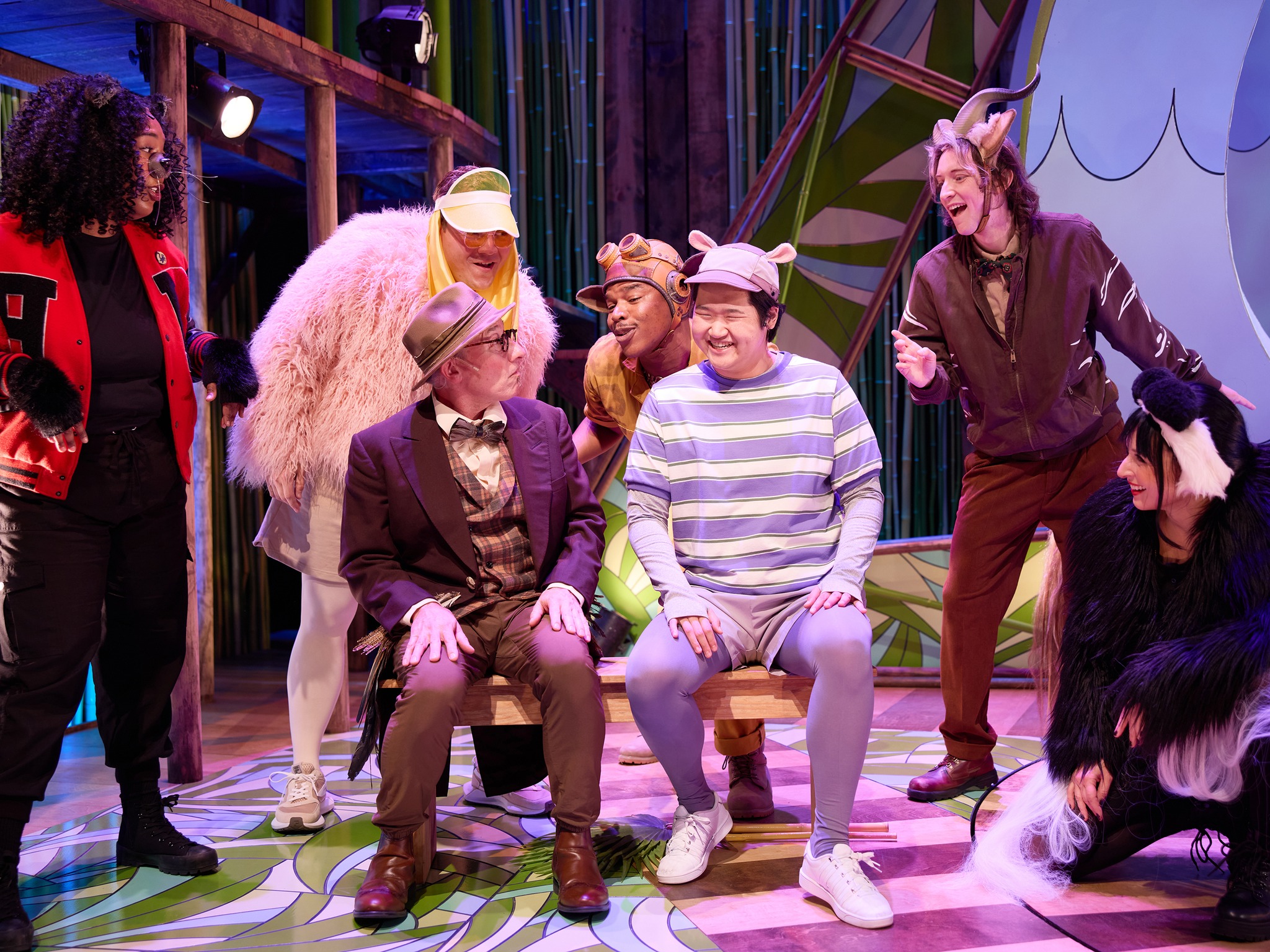 Its Fritz! at ETC featuring the baby hippo talking to other "animals"